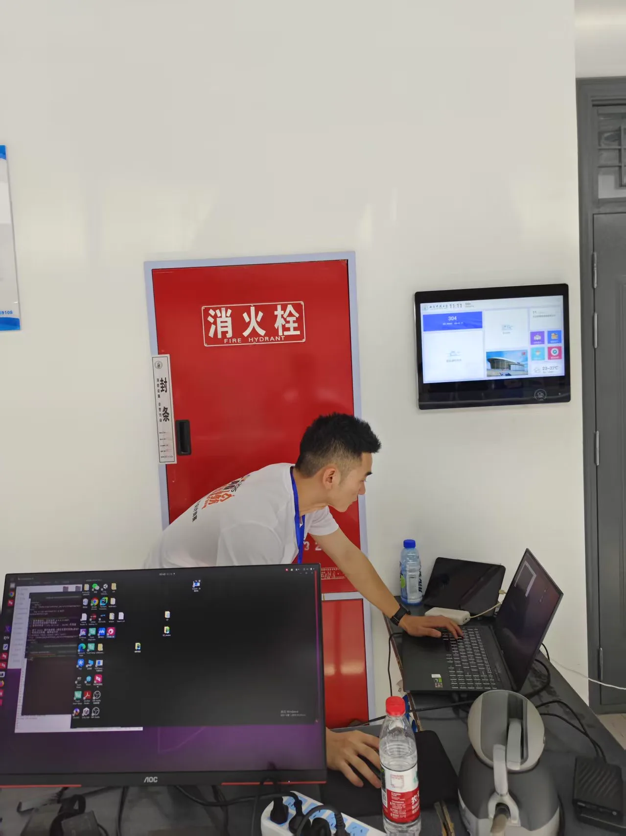 参加中国研究生电子设计竞赛活动照片 2