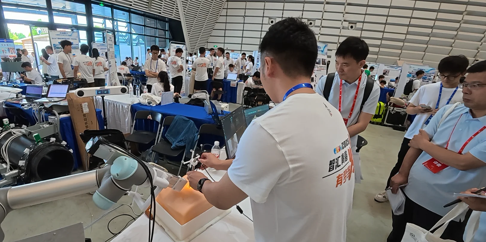 参加中国研究生电子设计竞赛照片 5
