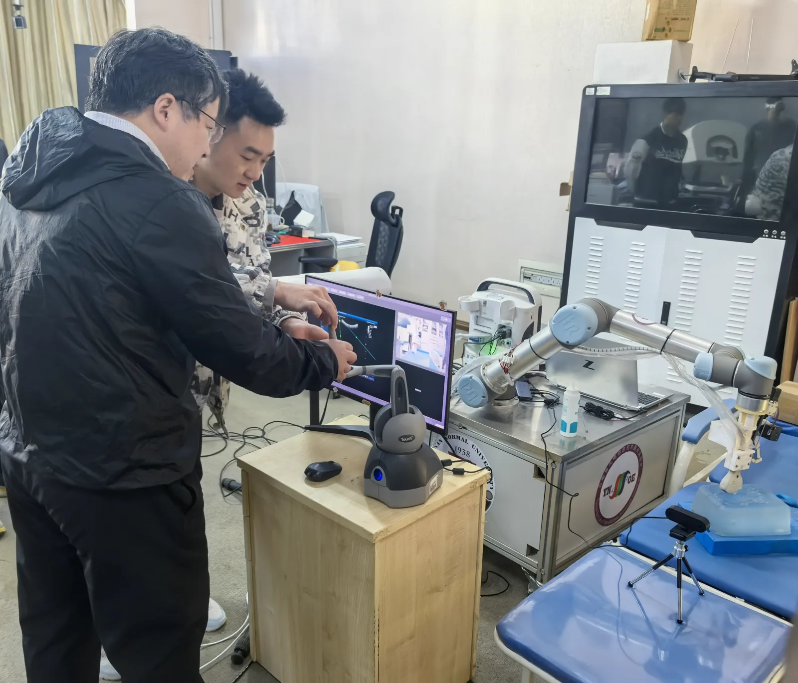 清华大学曹良才老师来访交流活动照片 3